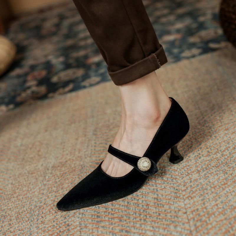 Weinrote Mary-Jane-Schuhe mit  – Vintage Old Fashion Bewertung und Preis