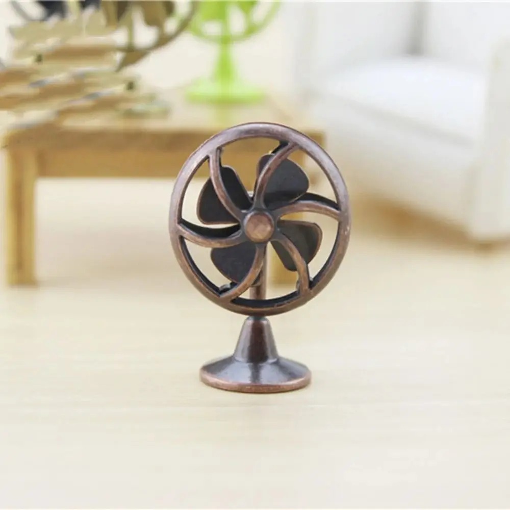 Miniatur-Ventilator im Maßstab – Vintage Fashion Dolls Bewertung und Preis